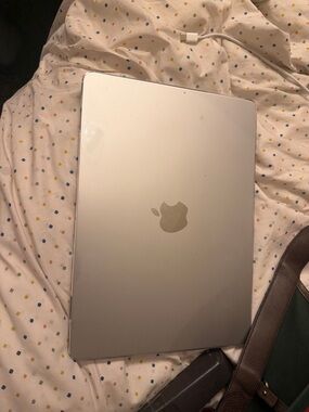 Apple Silver MacBook Laptop with Aluminum Finish